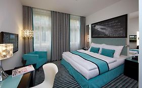 Red And Blue Design Hotel Prag