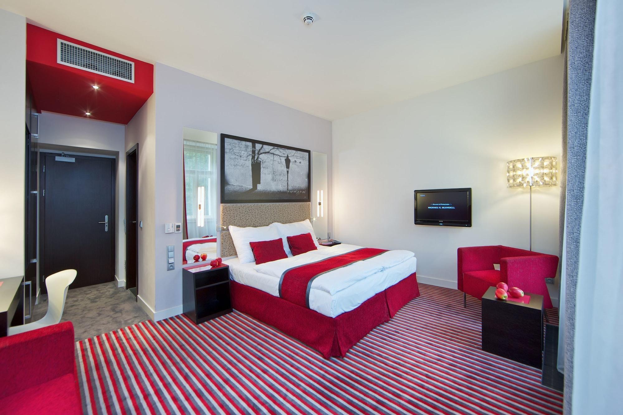 Red&Blue Design Hotel Prag Exterior foto