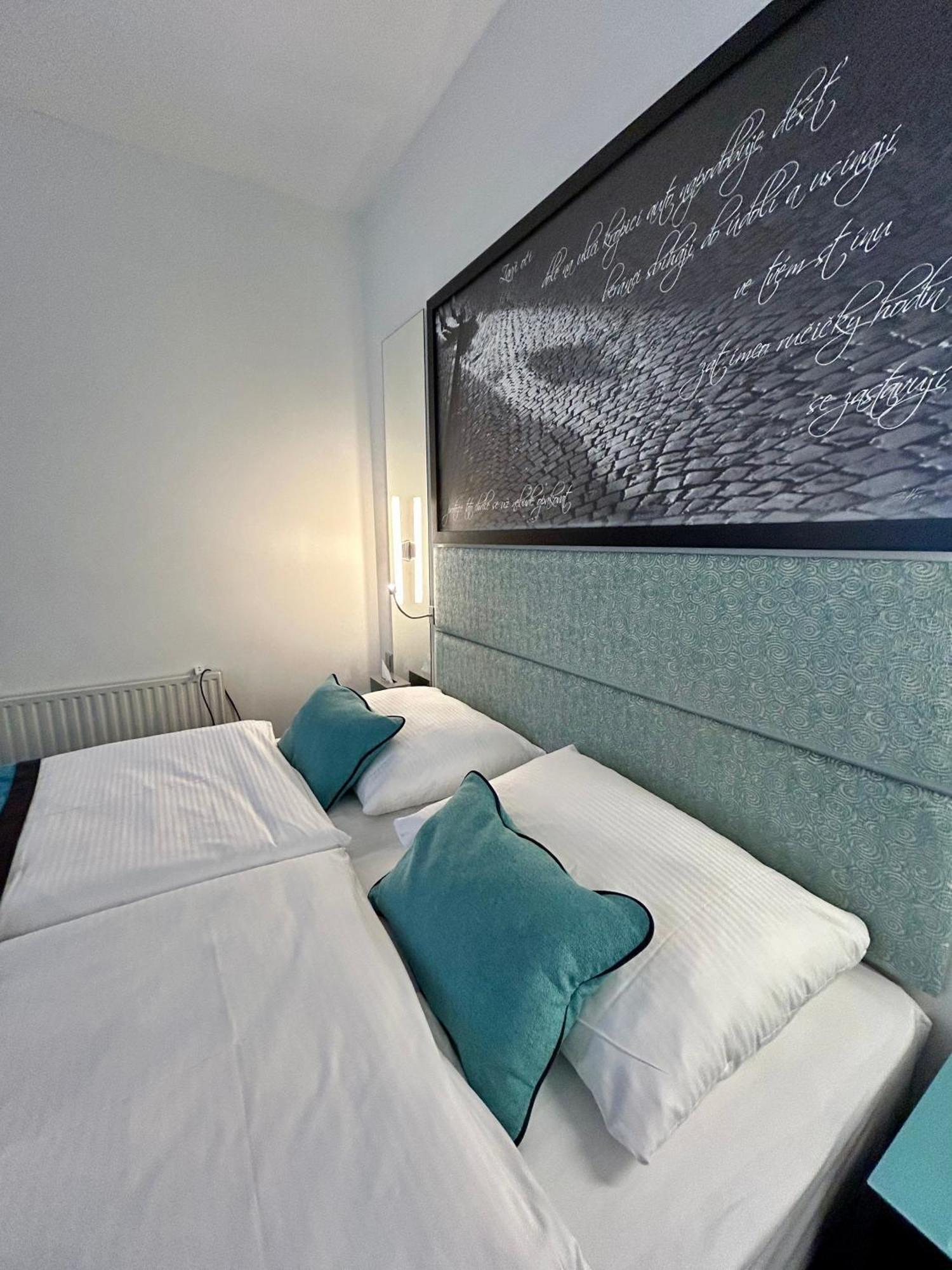 Red&Blue Design Hotel Prag Zimmer foto