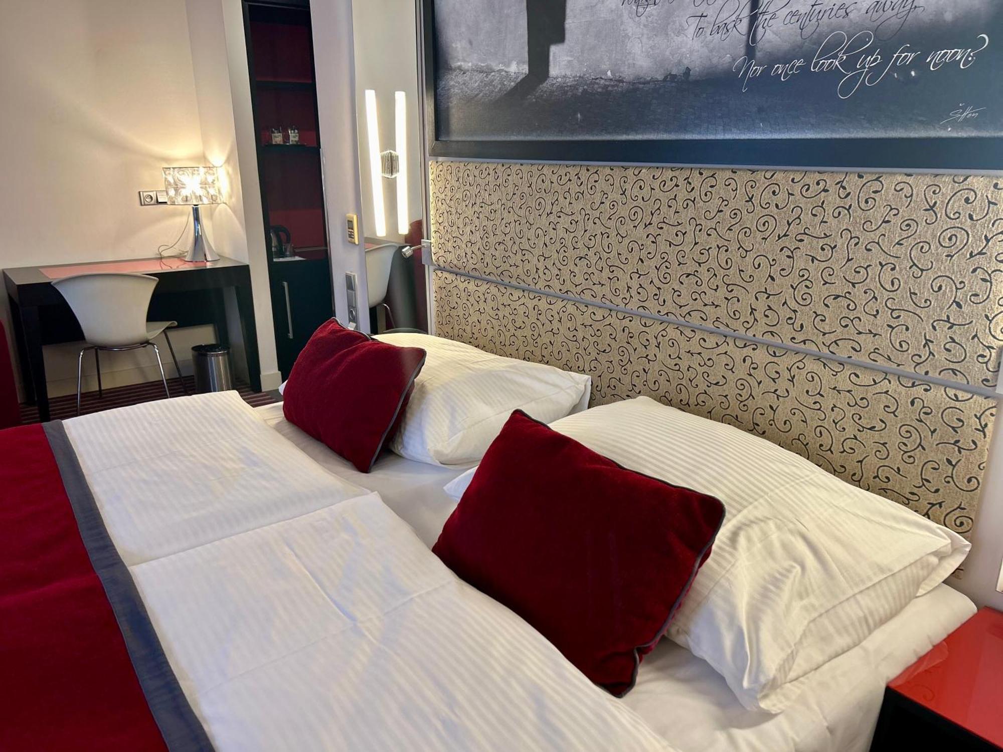 Red&Blue Design Hotel Prag Exterior foto